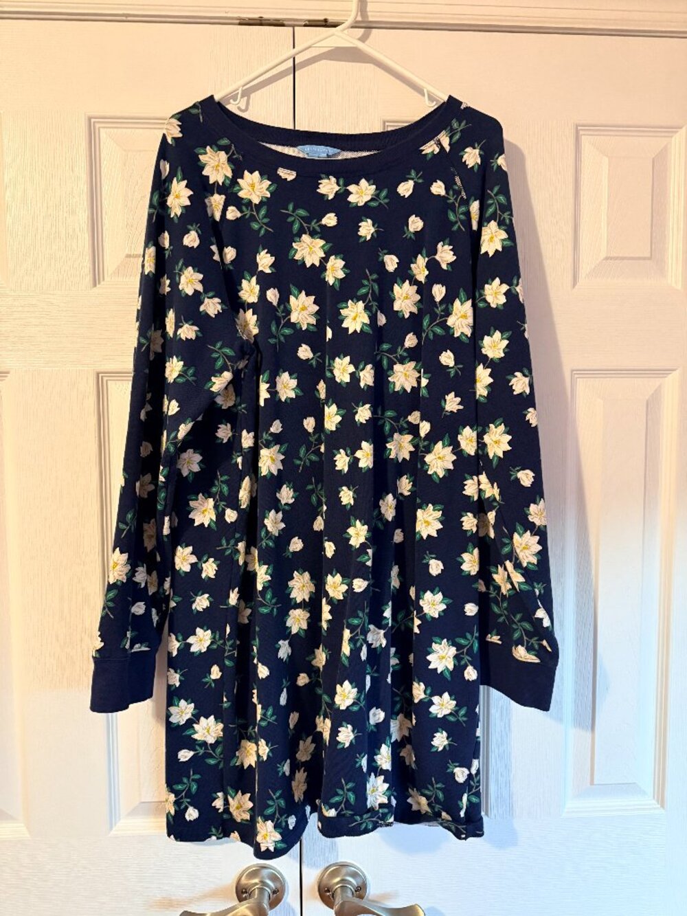Sweatershirt dress